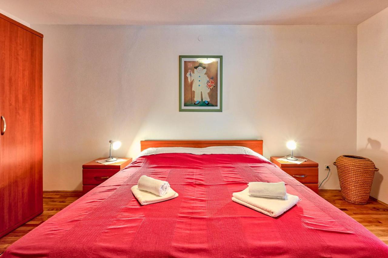 Iby Apartment Póla Kültér fotó