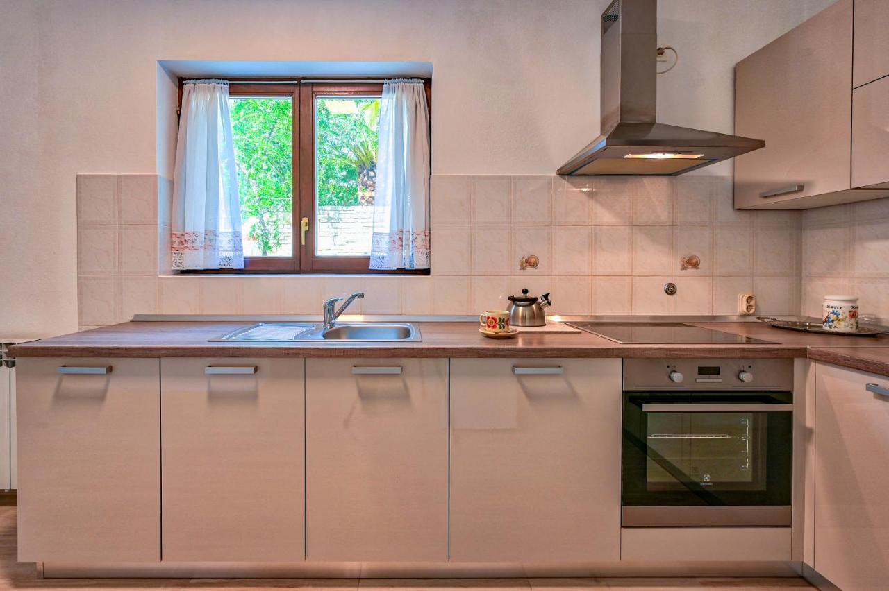 Iby Apartment Póla Kültér fotó
