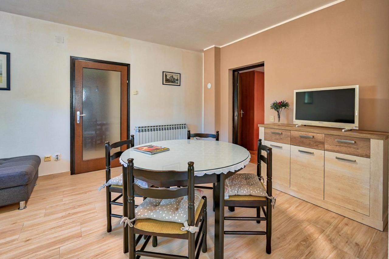 Iby Apartment Póla Kültér fotó