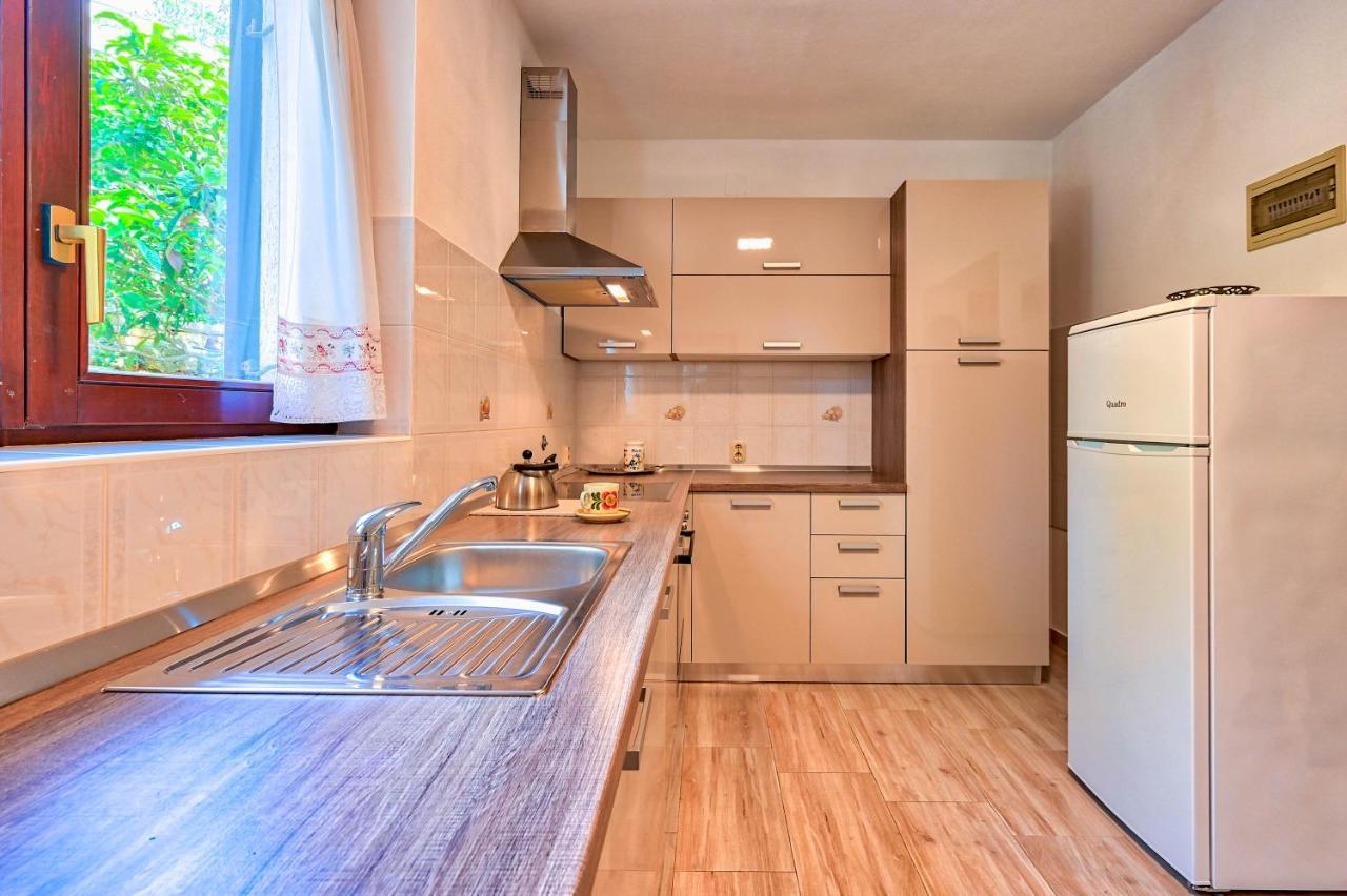 Iby Apartment Póla Kültér fotó