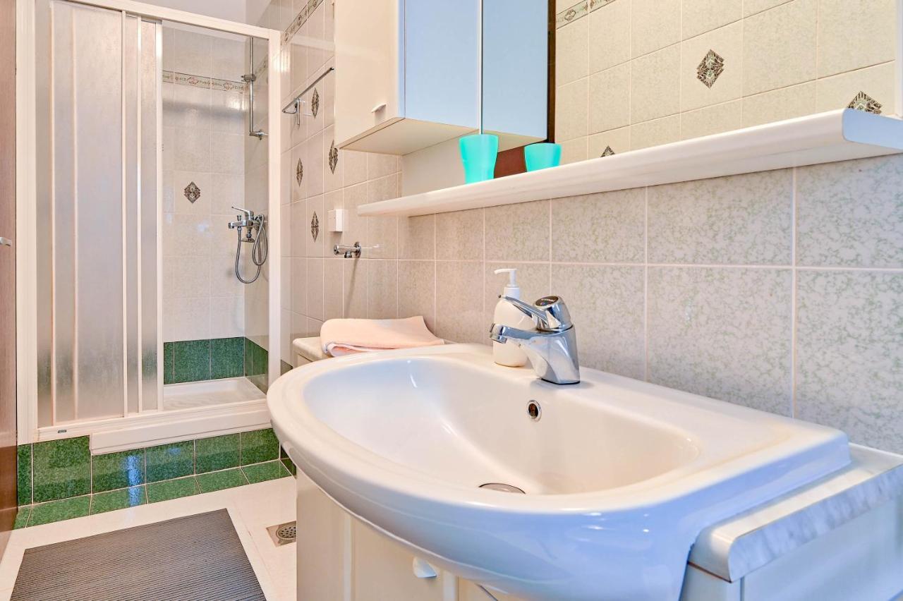 Iby Apartment Póla Kültér fotó