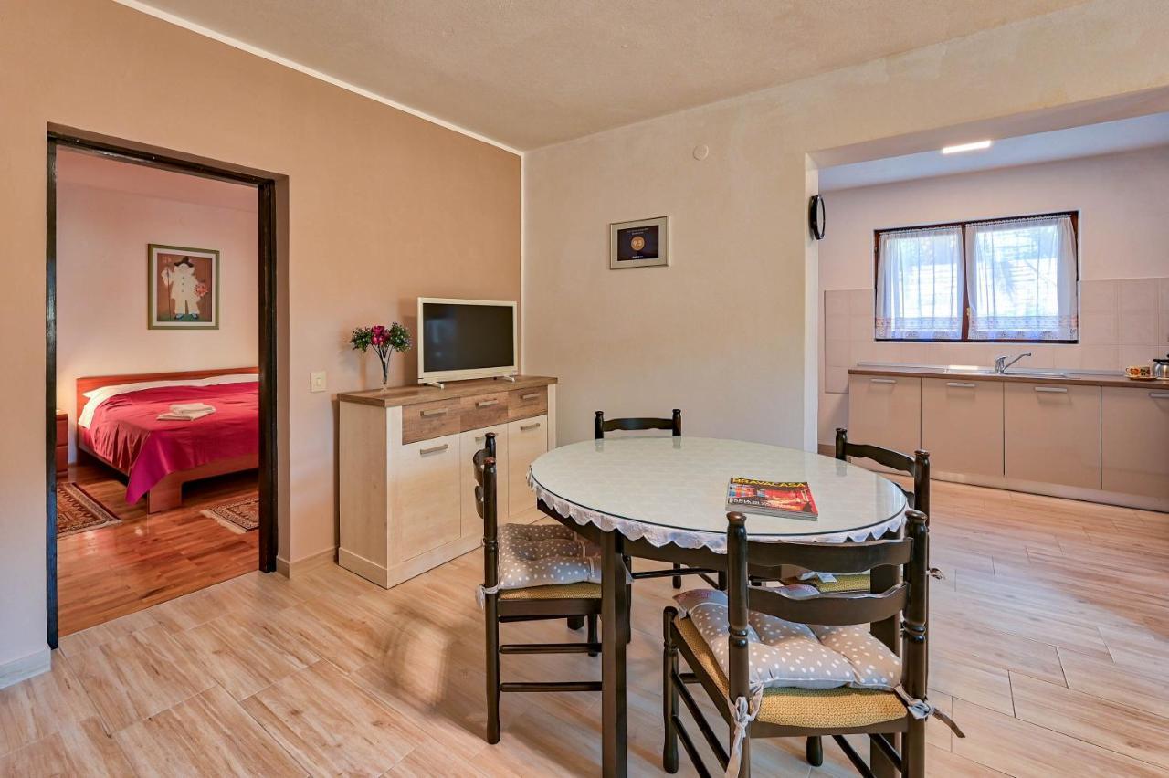 Iby Apartment Póla Kültér fotó